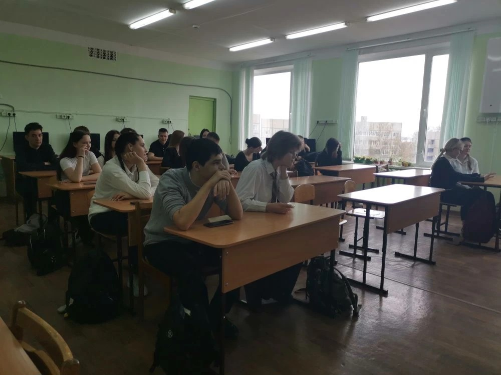 Центр карьеры. Преподаватели Ульяновского фармацевтического колледжа рассказали школьникам Алатыря о медицинских специальностях