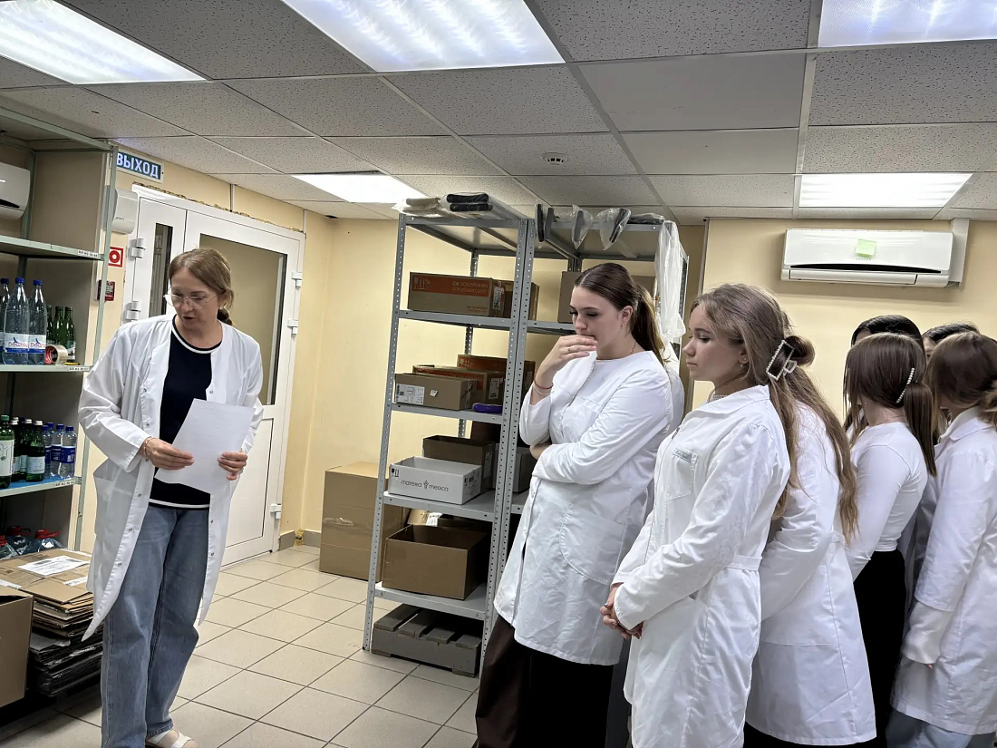 Студенты первого курса Ульяновского фармацевтического колледжа посетили аптеку «Аптеки Плюс»