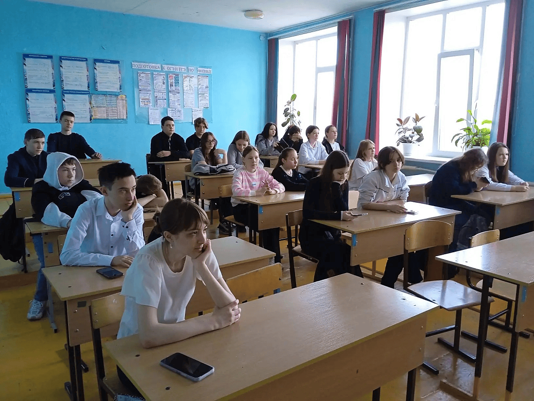 Центр карьеры. Представители колледжа провели онлайн-профориентацию для школьников Старокулаткинского района