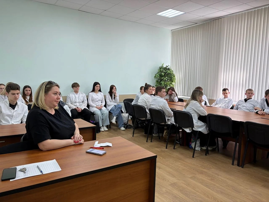 Лекция «Война. Победа. Память» прошла в Ульяновском фармацевтическом колледже