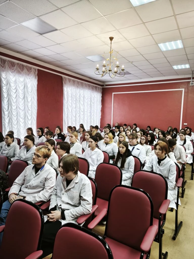 Центр карьеры: выпускники-фармацевты осваивают искусство самопрезентации в рамках Декады специальности! 