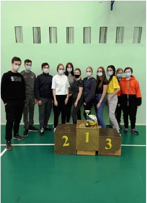 3  декабря 2021 года в общественной Академии ЗОЖ культурно - оздоровительного центра общежития в рамках месячника ЗОЖ "Стоп ВИЧ" прошли товарищеские соревнования по волейболу и бадминтону.