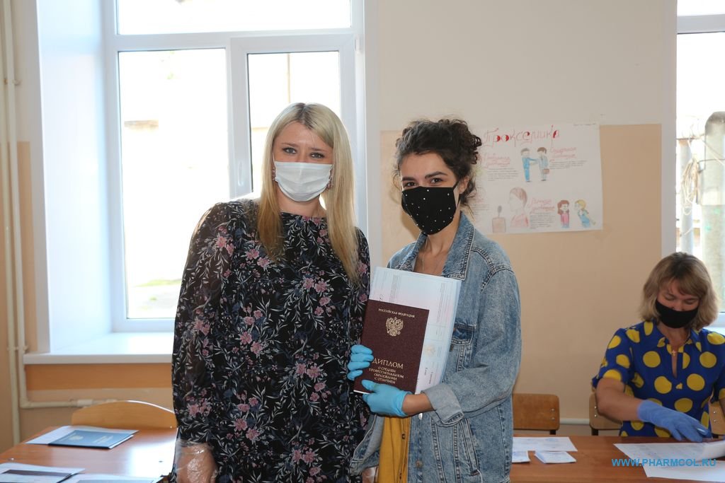 Вручение дипломов выпускникам колледжа 2020