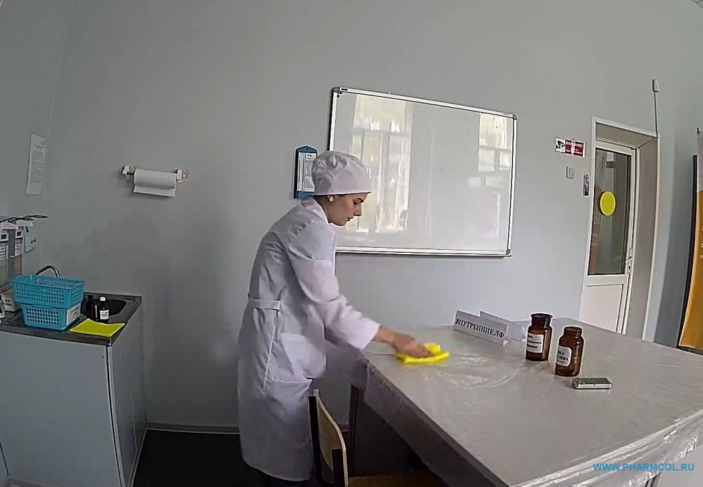 Финал VIII Национального чемпионата "Молодые профессионалы (WorldSkills Russia). Компетенция «Фармацевтика». Соревнования продолжаются