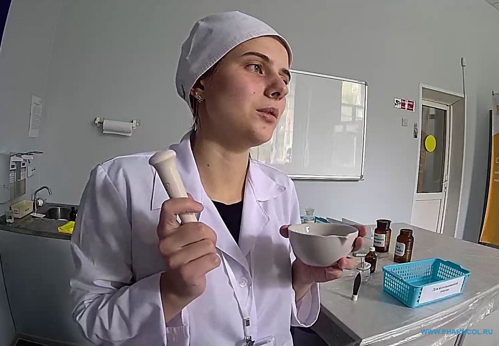 Финал VIII Национального чемпионата "Молодые профессионалы (WorldSkills Russia). Компетенция «Фармацевтика». Соревнования продолжаются