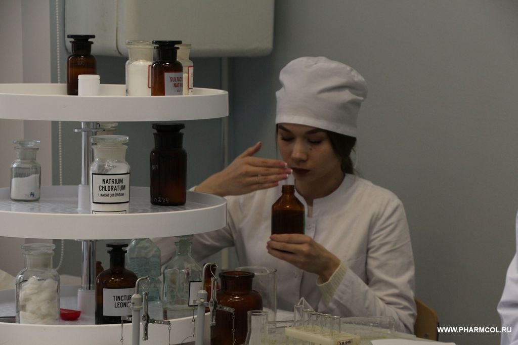  ОБЛАСТНОЙ КОНКУРС ПРОФЕССИОНАЛЬНОГО МАСТЕРСТВА «МАСТЕР ЗОЛОТЫЕ РУКИ - 2020» – РЕГИОНАЛЬНЫЙ ЭТАП ВСЕРОССИЙСКОЙ ОЛИМПИАДЫ ПРОФЕССИОНАЛЬНОГО МАСТЕРСТВА ПО СПЕЦИАЛЬНОСТИ СРЕДНЕГО ПРОФЕССИОНАЛЬНОГО ОБРАЗОВАНИЯ 33.02.01. ФАРМАЦИЯ