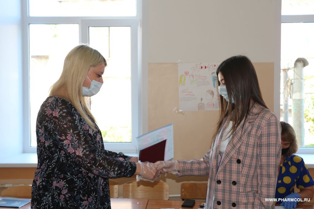 Вручение дипломов выпускникам колледжа 2020