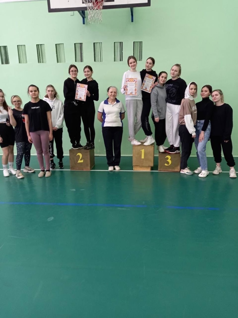 Спортивные соревнования «А ну-ка, девушки!» 