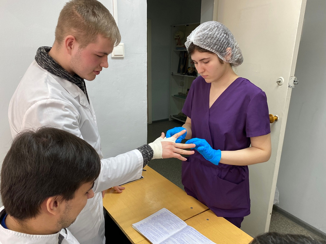 Декада специальностей «Сестринское дело» и «Лечебное дело».  Организационно-деятельная игра «Мастерская старшекурсника»