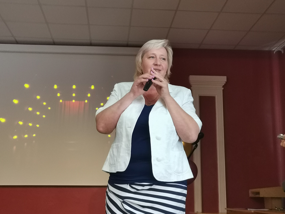 ВРУЧЕНИЕ  ДИПЛОМОВ 