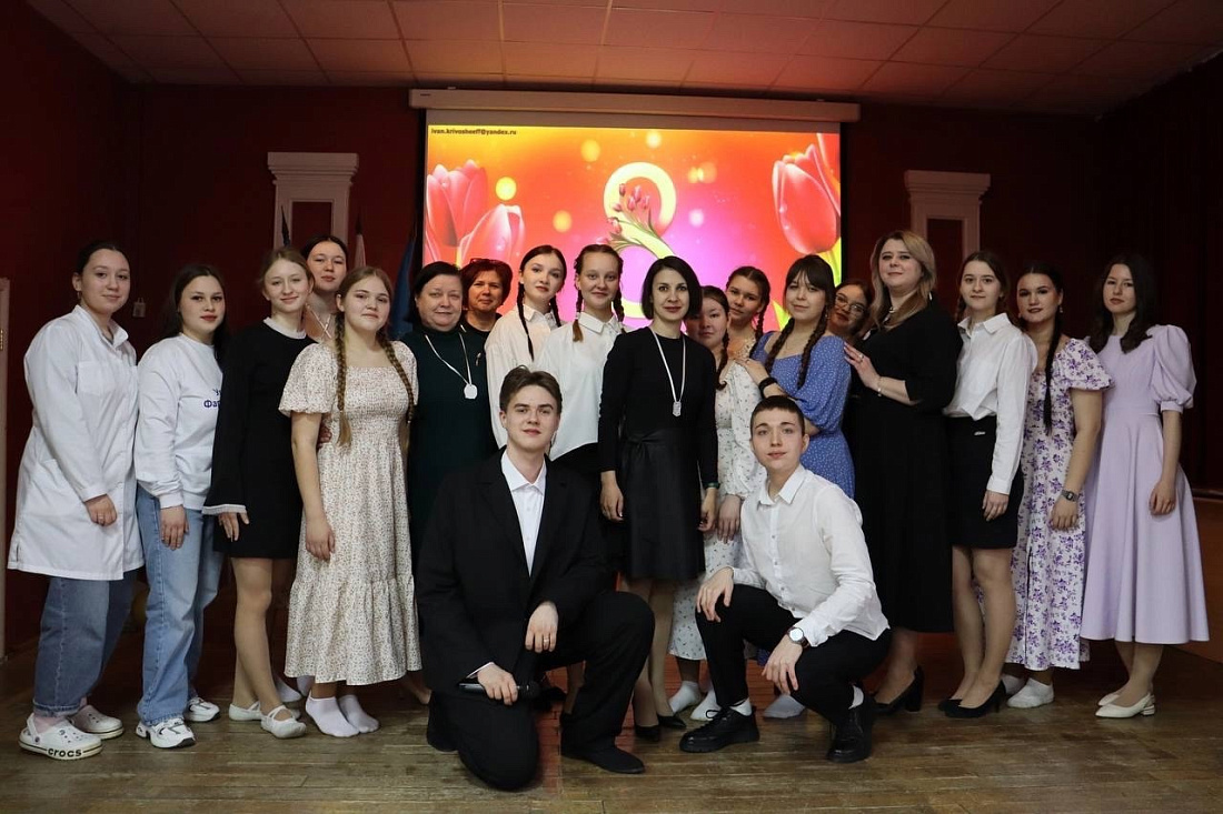 Студенческий  совет колледжа провел праздничный концерт, посвященный Международному женскому дню