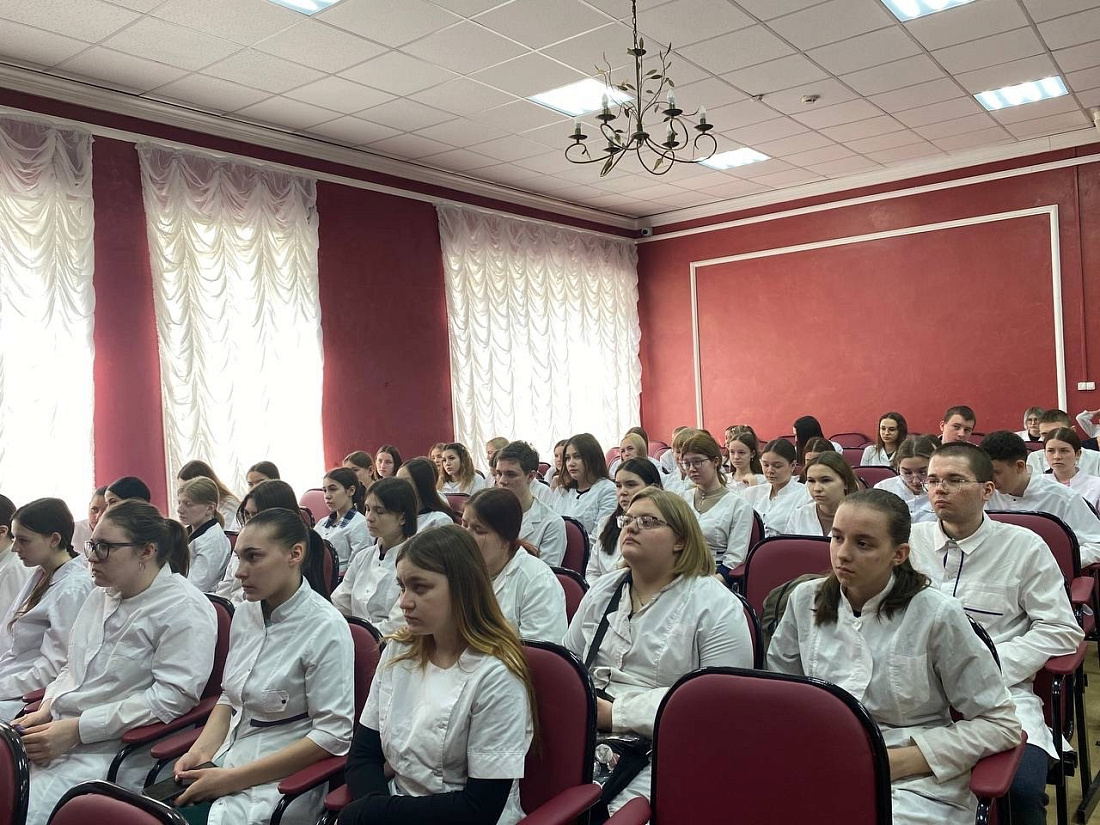 День единых действий.  Студенты  Ульяновского фармацевтического колледжа провели урок-реконструкцию «Без срока давности»