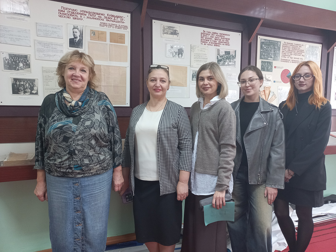 Первое занятие в школе начинающего преподавателя состоялось в музее колледжа