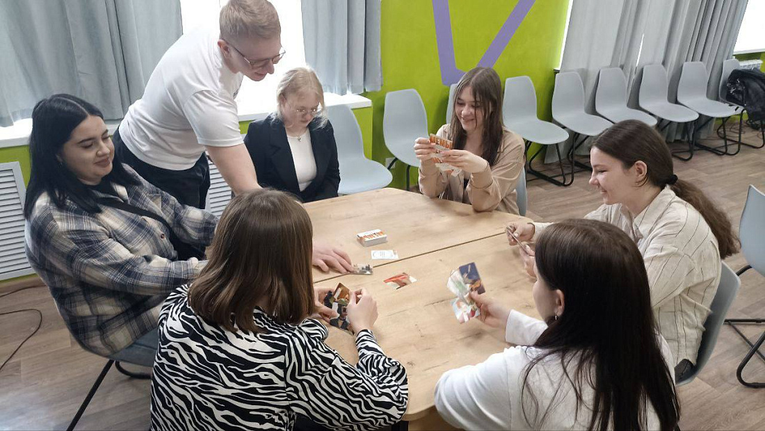 Экскурсия  в  Молодёжный  многофункциональный центр «Дом Молодых».  