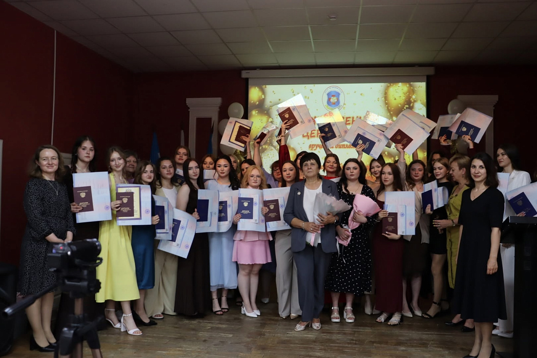 Торжественная церемония вручения дипломов прошла в Ульяновском фармацевтическом колледже