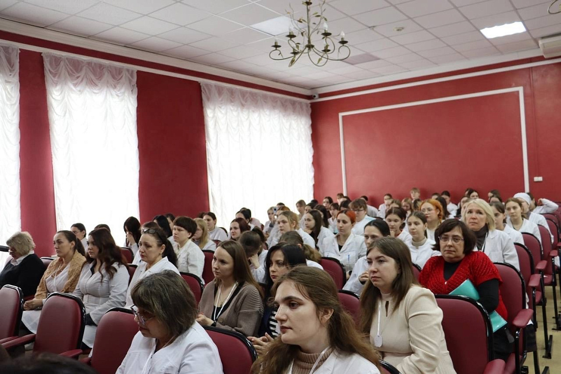 Студенческий  совет колледжа провел праздничный концерт, посвященный Международному женскому дню