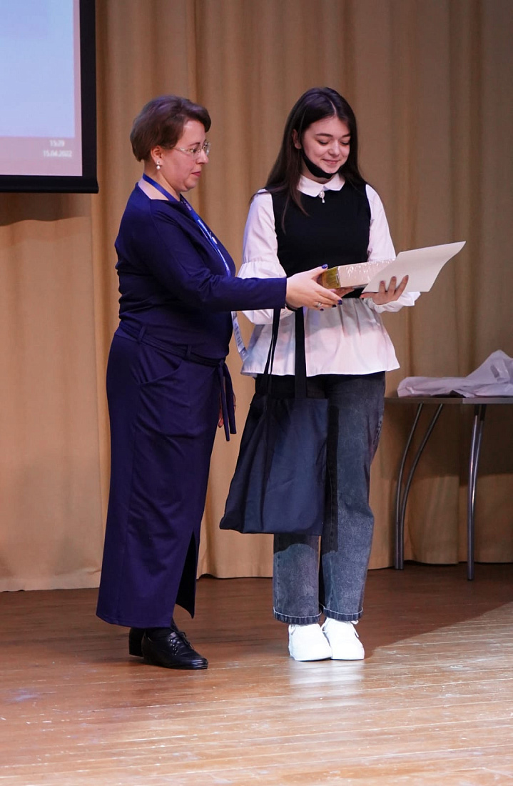 Награждение победителей и участников Всероссийского конкурса «Молодые медики - светлые умы»