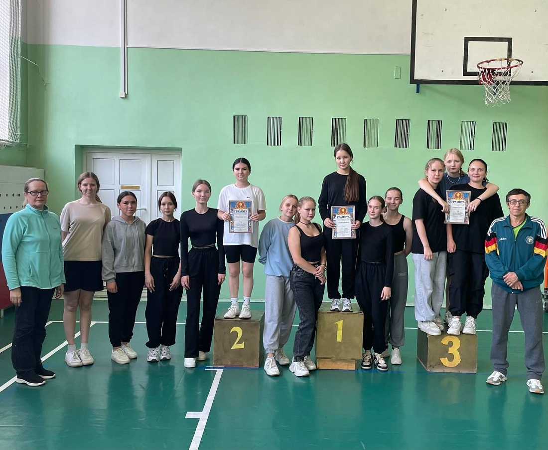 "Весёлые старты" для групп нового набора. 