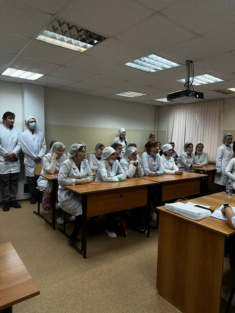 Служба содействия трудоустройства выпускников. Встреча студентов  колледжа с представителями  отрасли здравоохранения