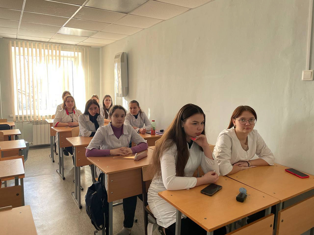 Классный  час, приуроченный к  56-летию  Разумовского Дмитрия Александровича, Героя Российской Федерации