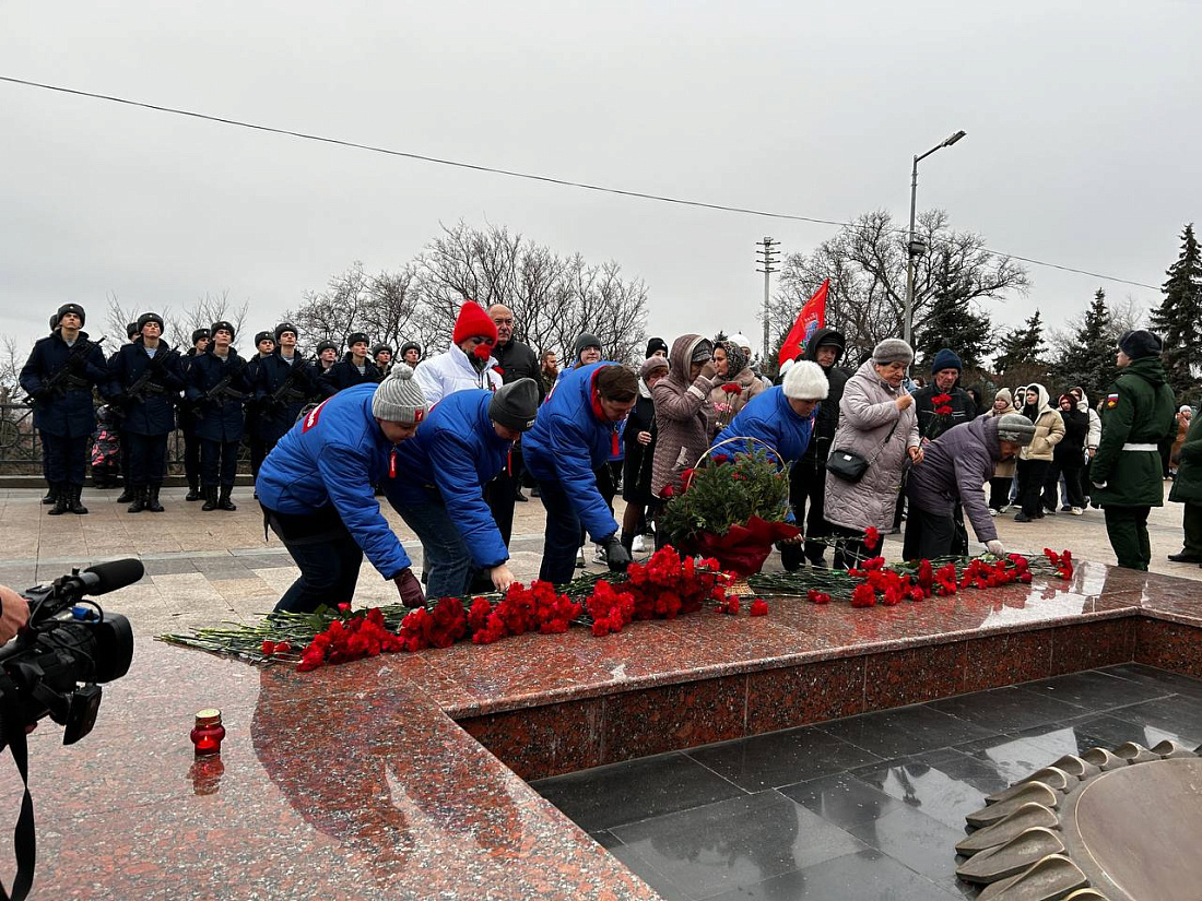Студенты  Ульяновского фармацевтического колледжа приняли участие в митинге, посвященном Дню Неизвестного Солдата  3 декабря 2024 г. на площади 30-летия Победы студенты Ульяновского фармацевтического колледжа приняли участие в митинге, посвящённом Дню Неи