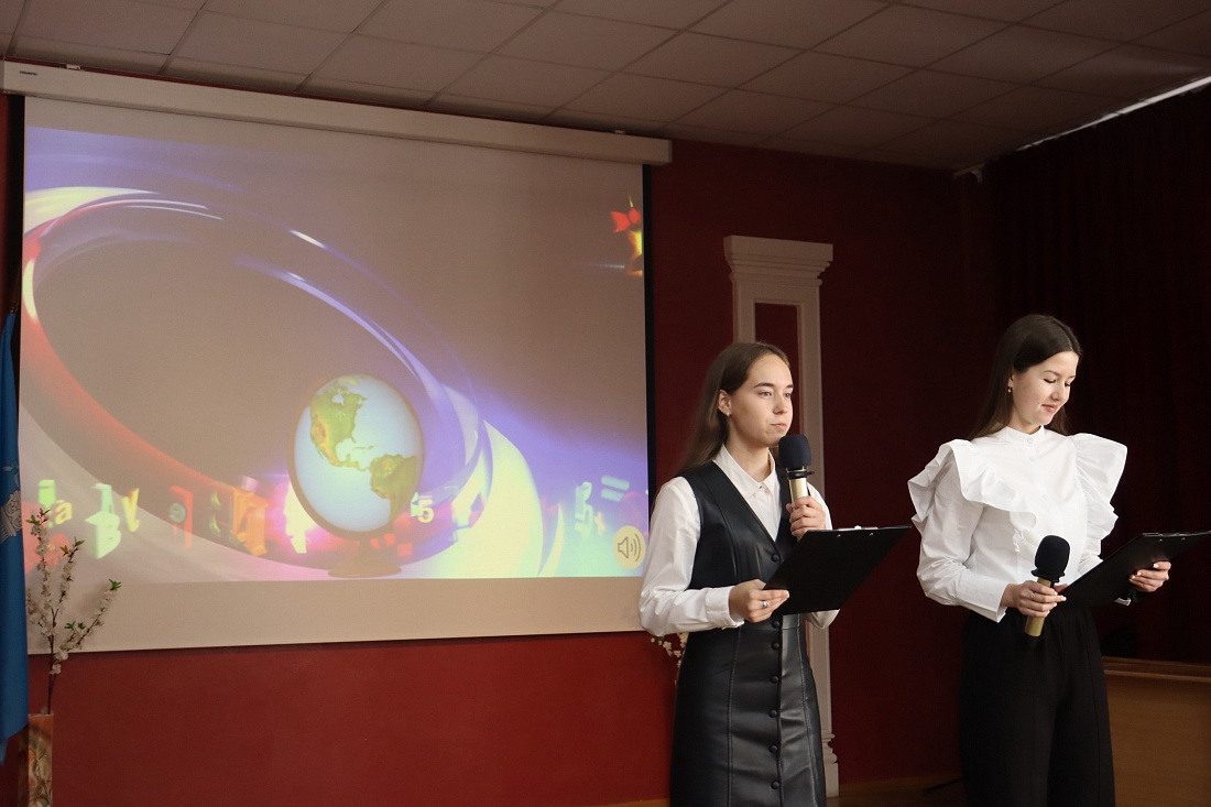Студенты колледжа поздравили  своих преподавателей с Днем учителя
