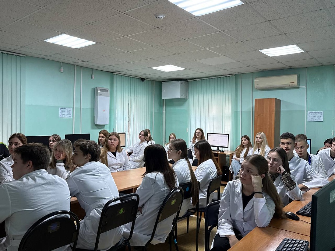 Урок здоровья в Ульяновском фармацевтическом колледже: студенты обсудили важность душевного благополучия