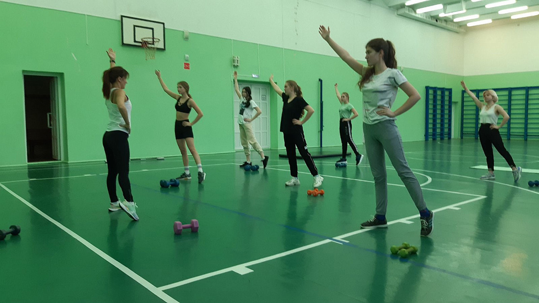 Фитнес  - зарядка «К здоровью через спорт»