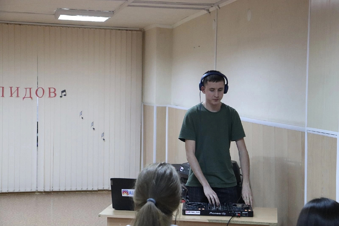 Декада инвалидов. Литературно  - музыкальный вечер «Музыкальная шкатулка»