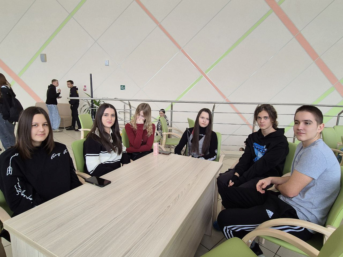 Студенты Ульяновского фармацевтического колледжа приняли участие в музыкально-патриотической игре «Моя любимая страна»