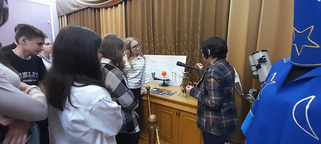 Студенты посетили выставку в планетарии  музея «Метеорологическая станция».