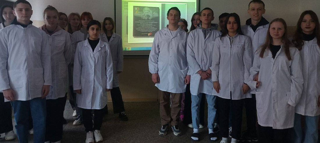 Классный  час, приуроченный к  56-летию  Разумовского Дмитрия Александровича, Героя Российской Федерации