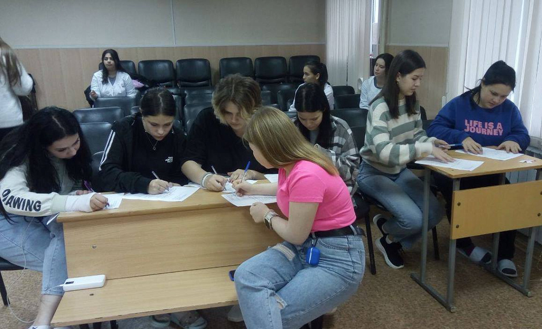 Стартовало  обучение  студентов -  волонтёров по  основам ВИЧ/СПИД