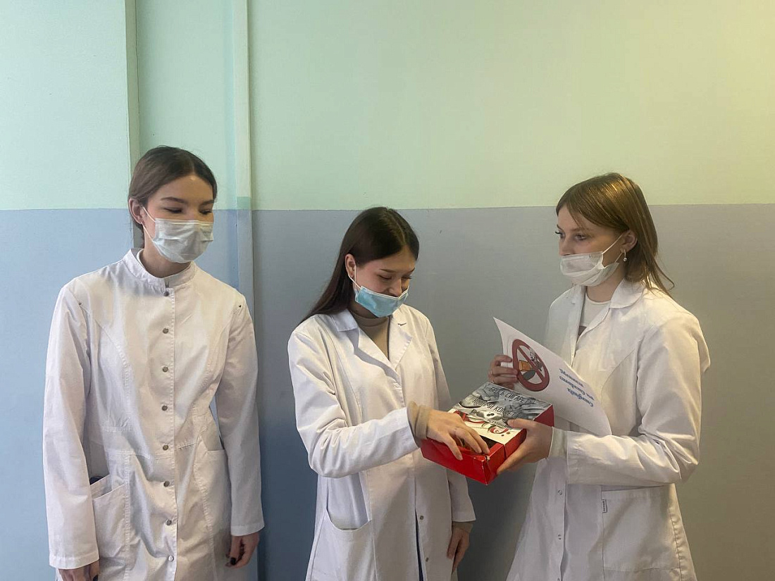 Месячник ЗОЖ. Акция  «Обменяй сигаретку на конфету»