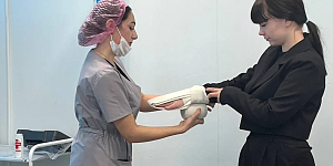 В рамках «Марафона профессий» в колледже прошёл уникальный мастер-класс «Сестринское дело: искусство манипуляций и общения»