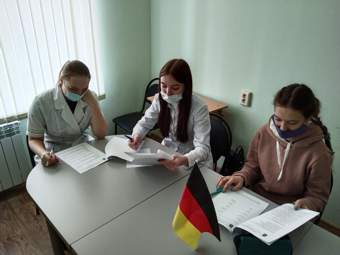 Декада специальностей «Сестринское дело», «Лечебное дело», «Медицинский массаж». Олимпиада  по иностранному языку