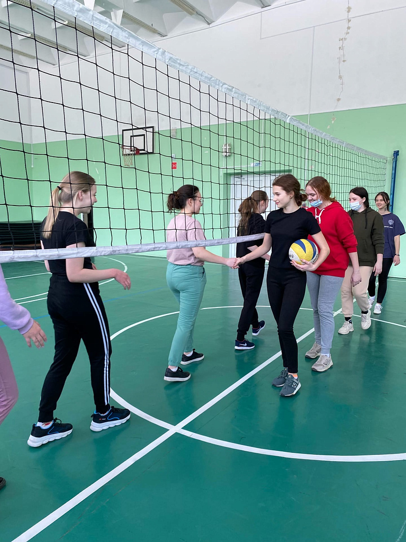 Декада специальностей «Сестринское дело», «Лечебное дело»,  «Медицинский массаж». Спортивное  мероприятие по пионерболу