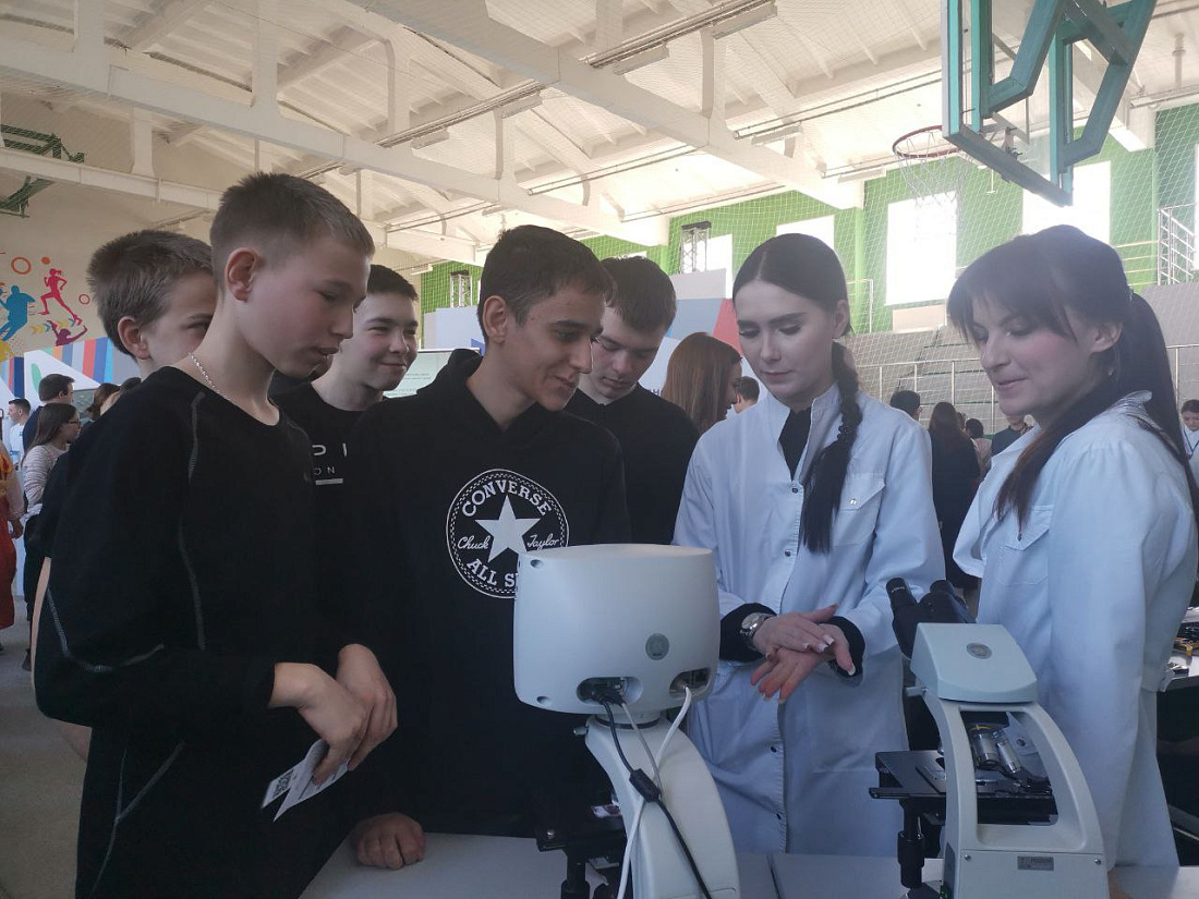 Работа профориентационной площадки на региональном фестивале «Содружество профессий»
