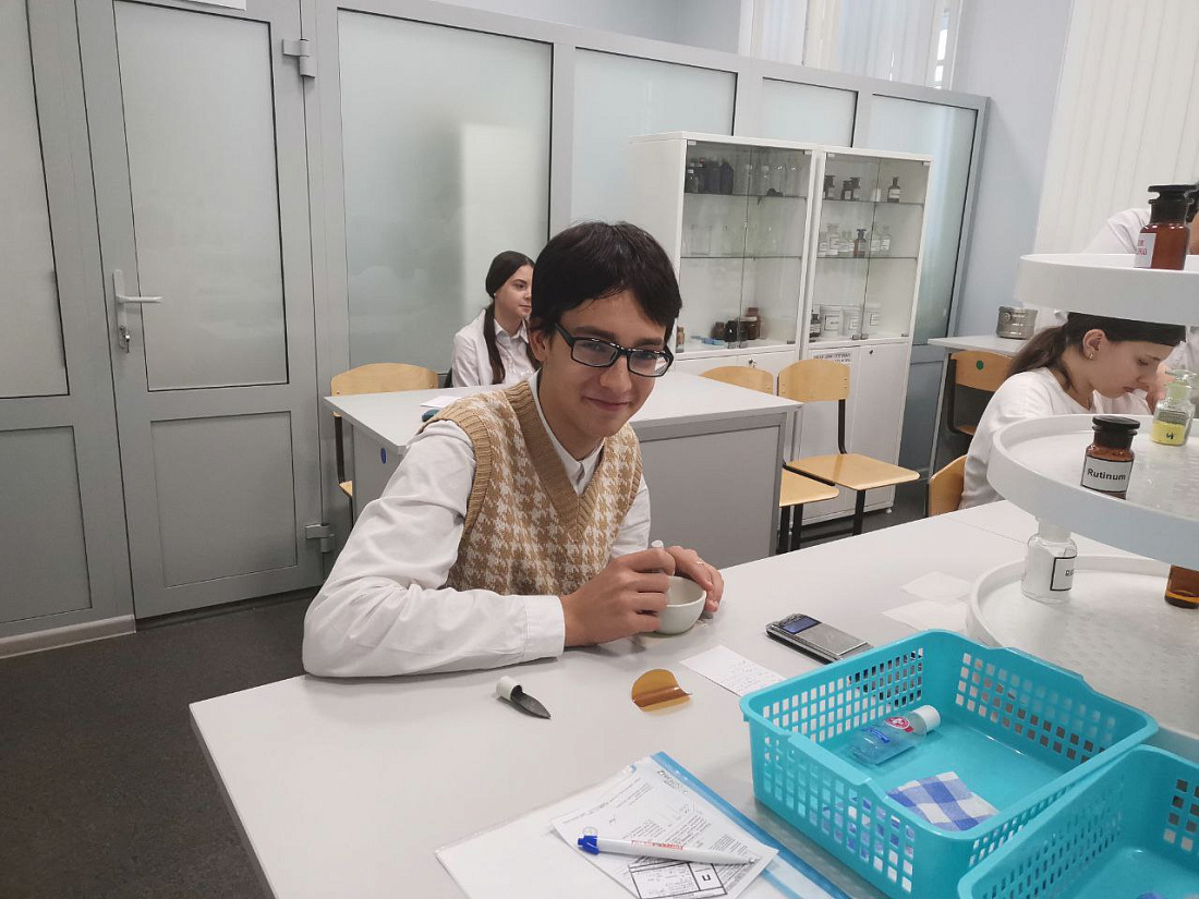 Федеральный проект «Билет в будущее». Профессиональная  проба «Фармацевт» 