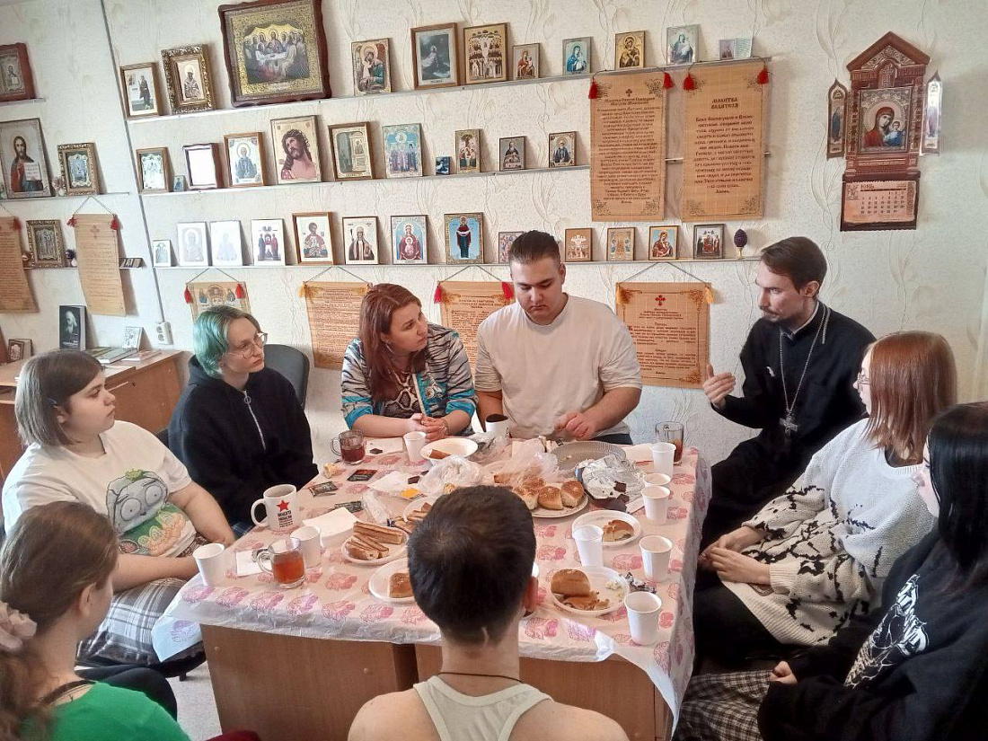 Встреча  студентов со священником Стахием Таллеровым 