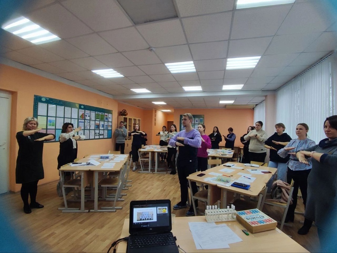 Занятие  в областной педагогической творческой мастерской «Перспектива»