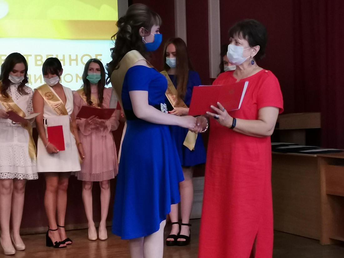  Вручение дипломов выпускникам колледжа 2021