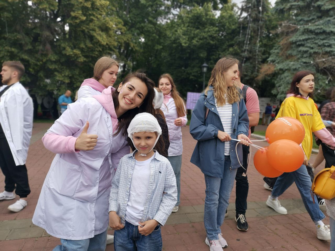 День молодёжи. Студенты Ульяновского фармацевтического колледжа приняли активное участие в работе интерактивной площадки колледжа. 
