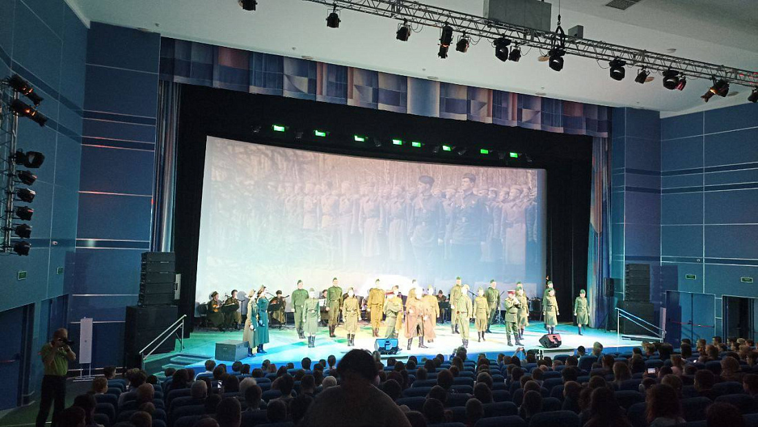 Студенты посетили спектакль «Василий Теркин»