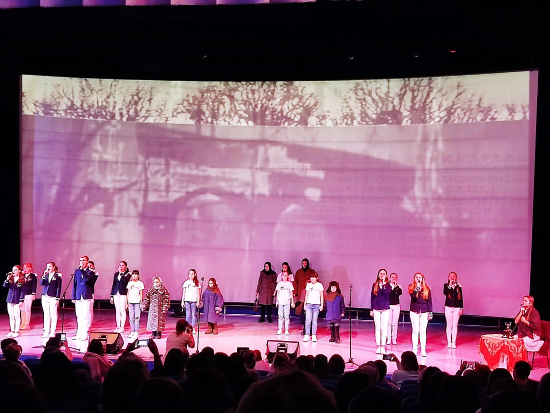 Театрализованный  концерт IV патриотического слёта «Улпрофпатриот»