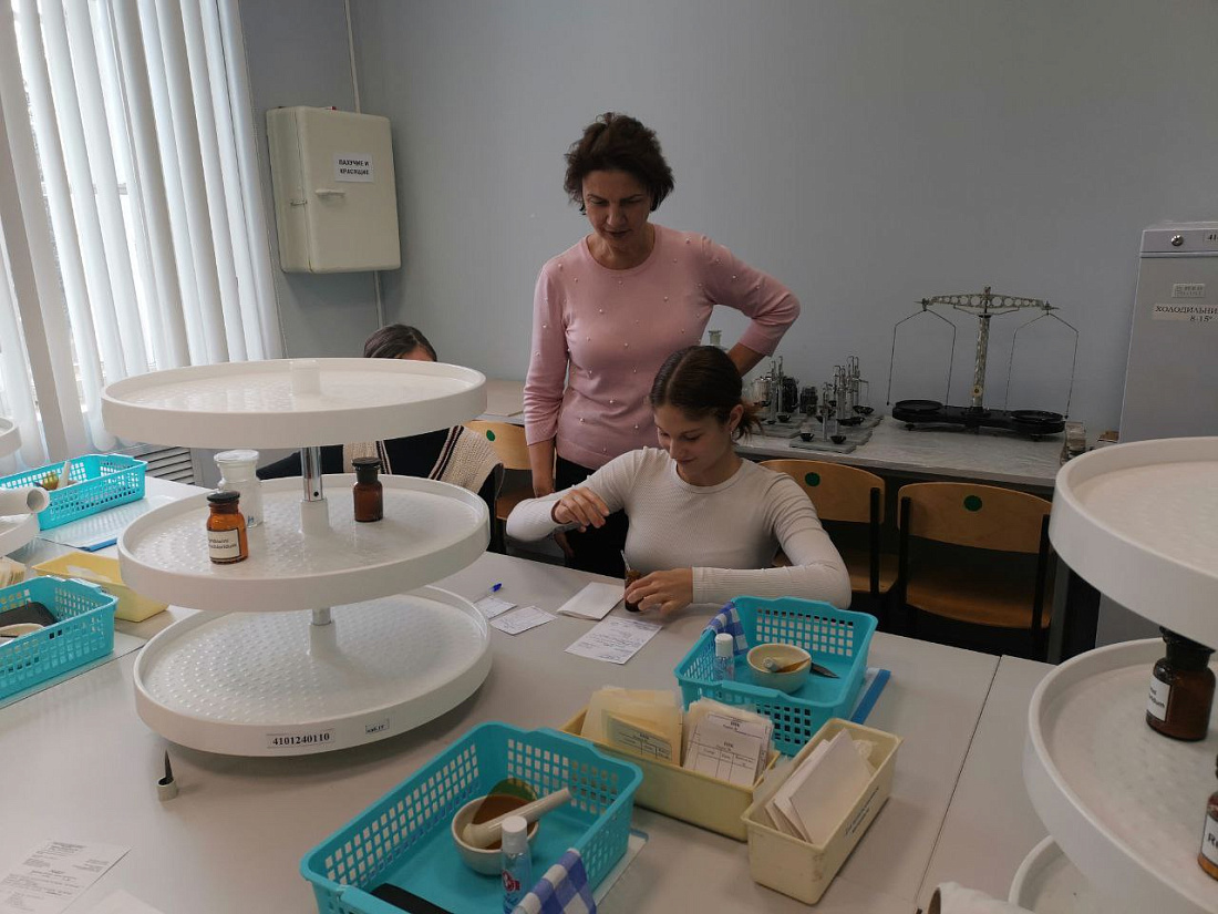 Федеральный проект «Билет в будущее». Профессиональная  проба «Фармацевт» 