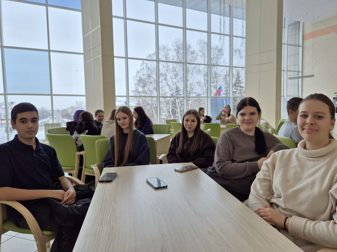 Студенты Ульяновского фармацевтического колледжа приняли участие в музыкально-патриотической игре «Моя любимая страна»