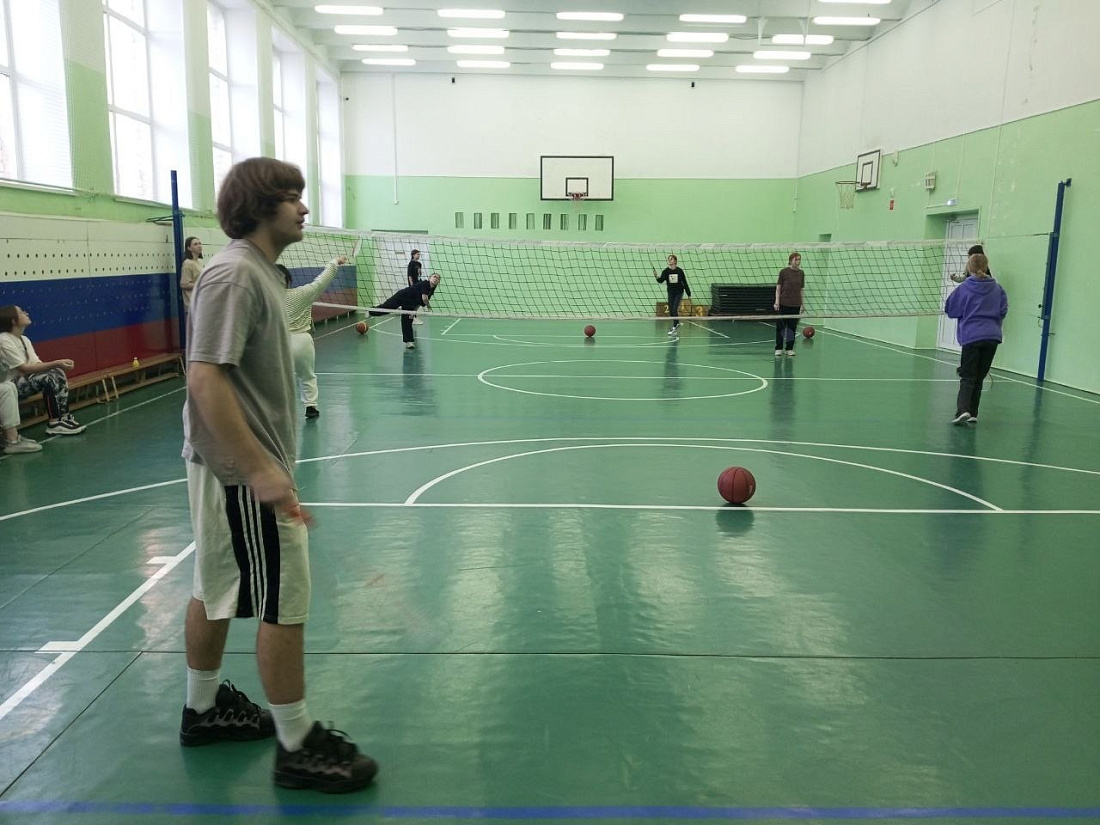 Соревнования  по бадминтону