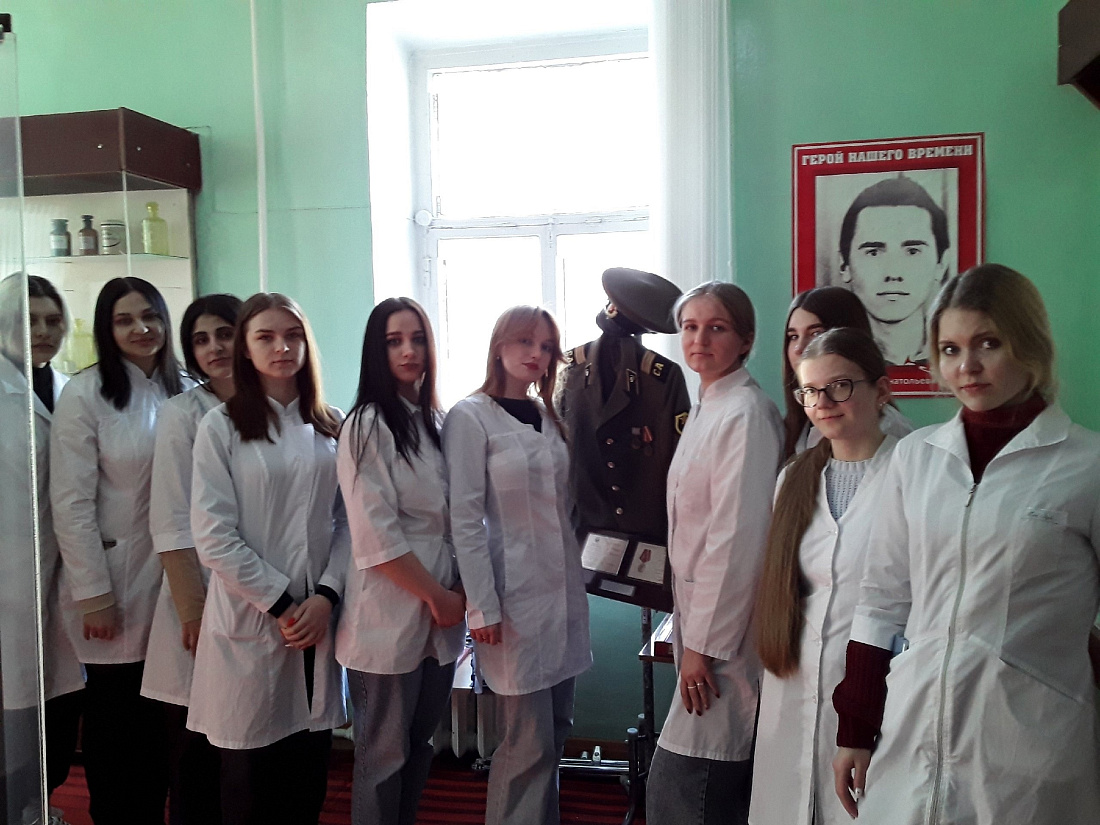 Месячник  героико-патриотической и оборонно-массовой работы.  Классный  час, посвященный празднованию Дня Защитника Отечества.