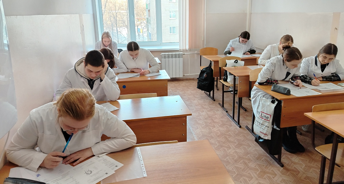 Декада специальности «Фармация». Олимпиада по иностранному языку